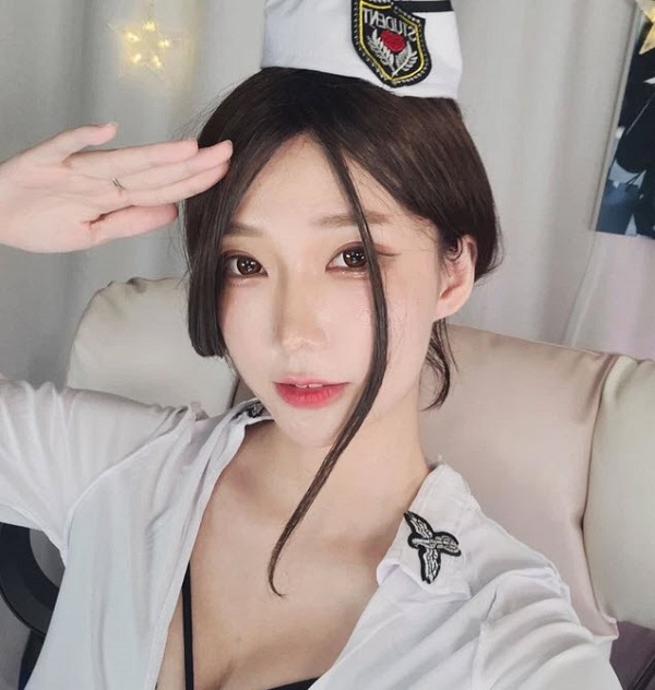 streamer Magneta lộ hàng